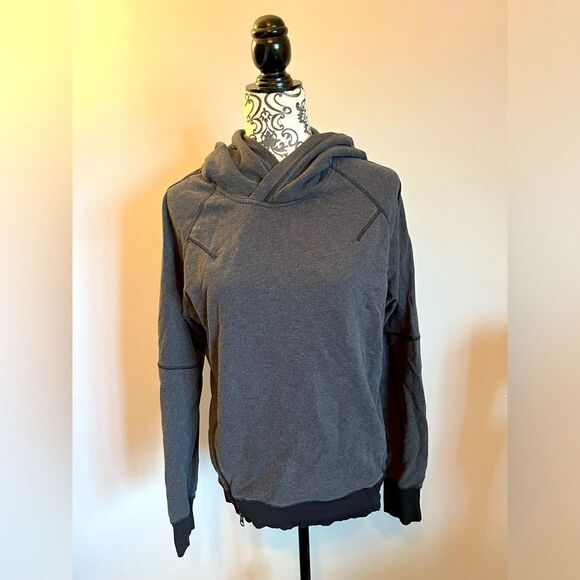 ✨Lululemon Sweater   - Picture 1 of 6